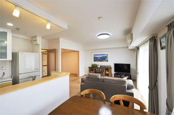 施工例アルバム マンションリフォーム【これから始まるご夫婦だけの生活。柔らかいカラーで明るく生まれ変わったゆったりLDK ~ 神戸市M邸】
