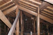 屋根裏の様子